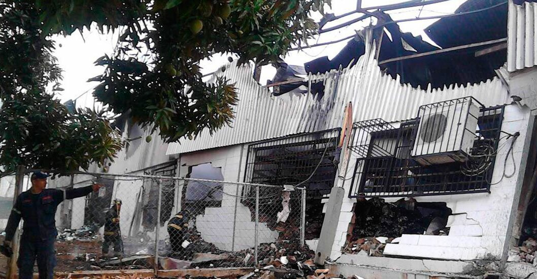 Resultado de imagen para QUEMADO ALMACEN DE MEDICINAS EN EL ESTADO BOLIVAR